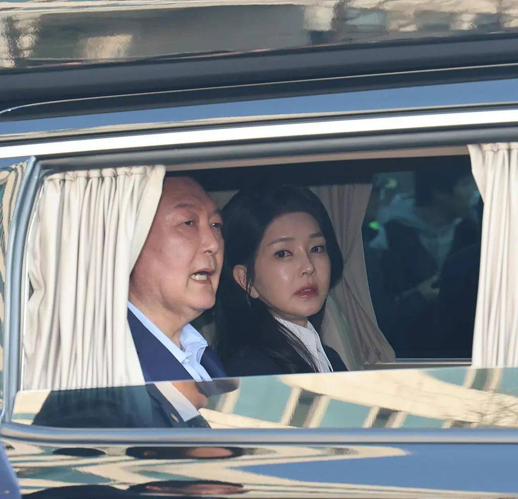 由于尹锡悦坚决拒绝，拘捕行动失败
